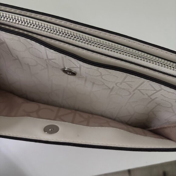 CALVIN KLEIN LUCY SHOULDER BAG WHITE FLORAL - Picture 9 of 13